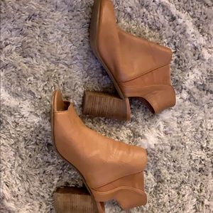 Tan heels